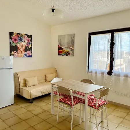 I Bilocali Di Via Ginestre, Holiday home