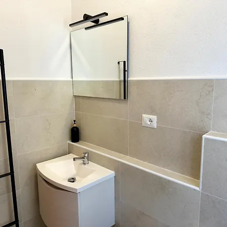 Holiday home I Bilocali Di Via Ginestre, Rena Majore
