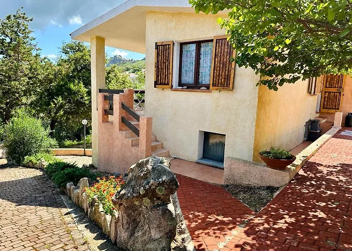 I Bilocali Di Via Ginestre, Nyaraló *