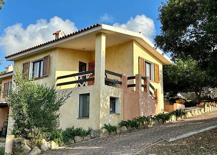 I Bilocali Di Via Ginestre, Nyaraló *