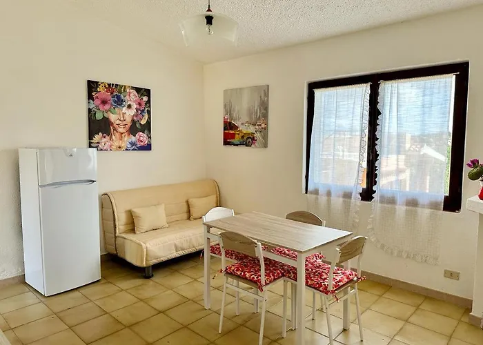 I Bilocali Di Via Ginestre, Nyaraló