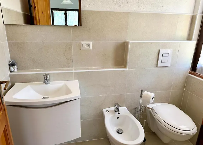 I Bilocali Di Via Ginestre, *